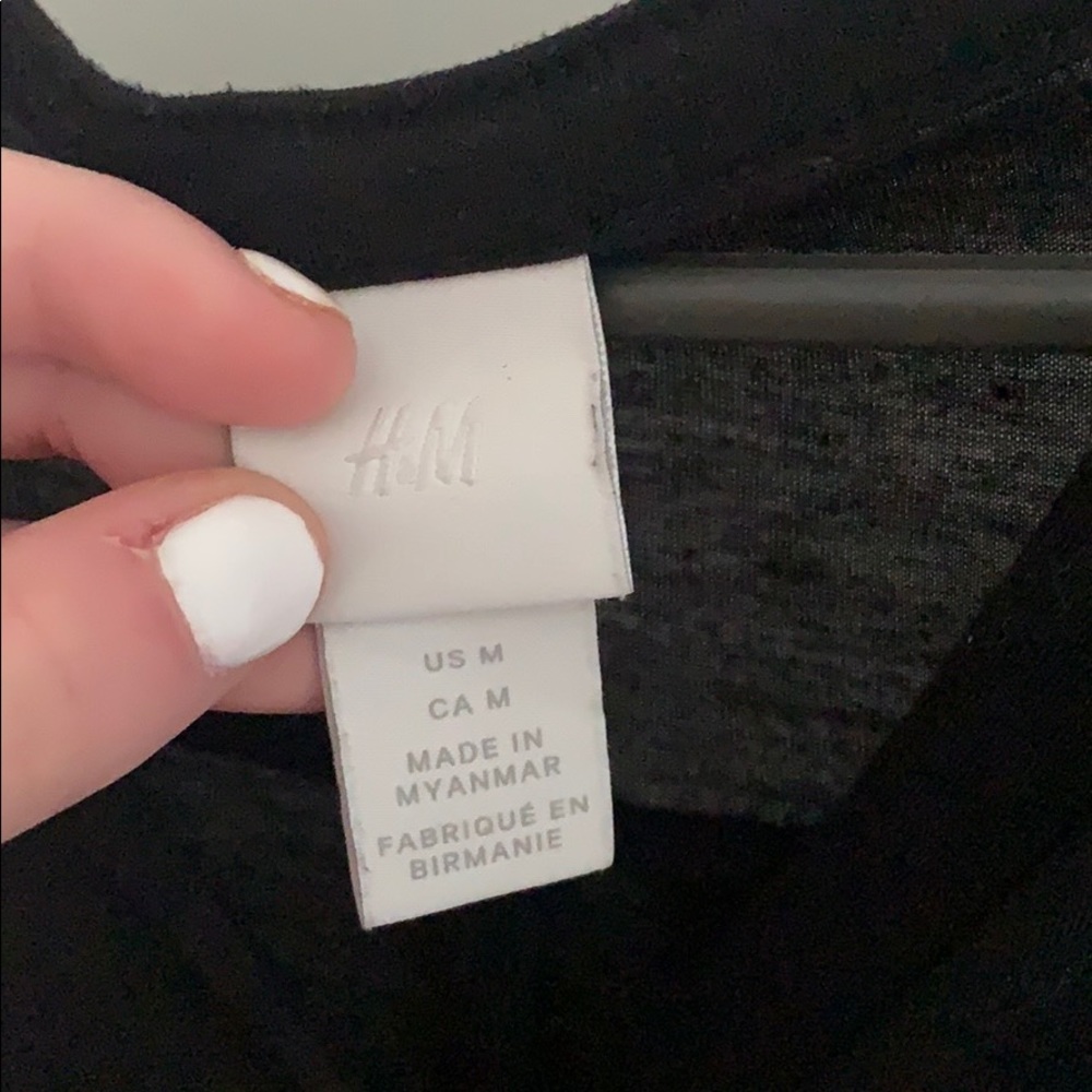 Simple blouse - Picture 2 of 3